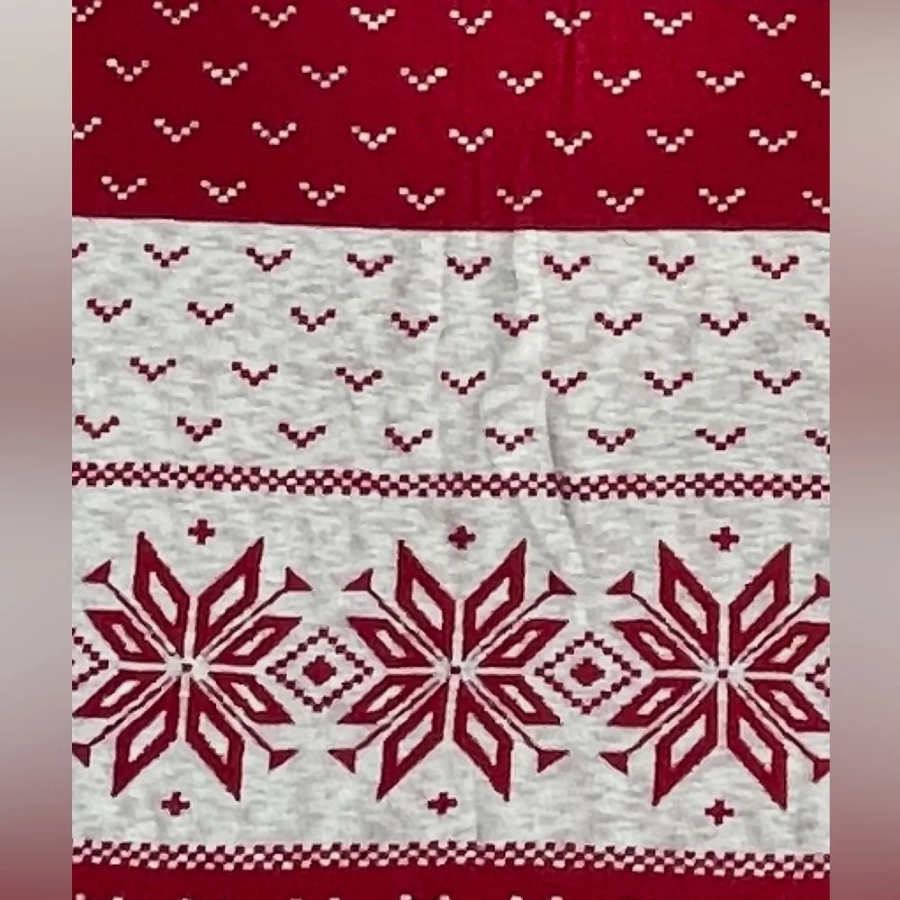 Nicole Miller throw blanket home red white fair isle snowflakes winter Christmas